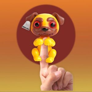 Fingerlings Grimlings Junk Yard Interactive Toy Lights Up Head Spins Shows Teeth